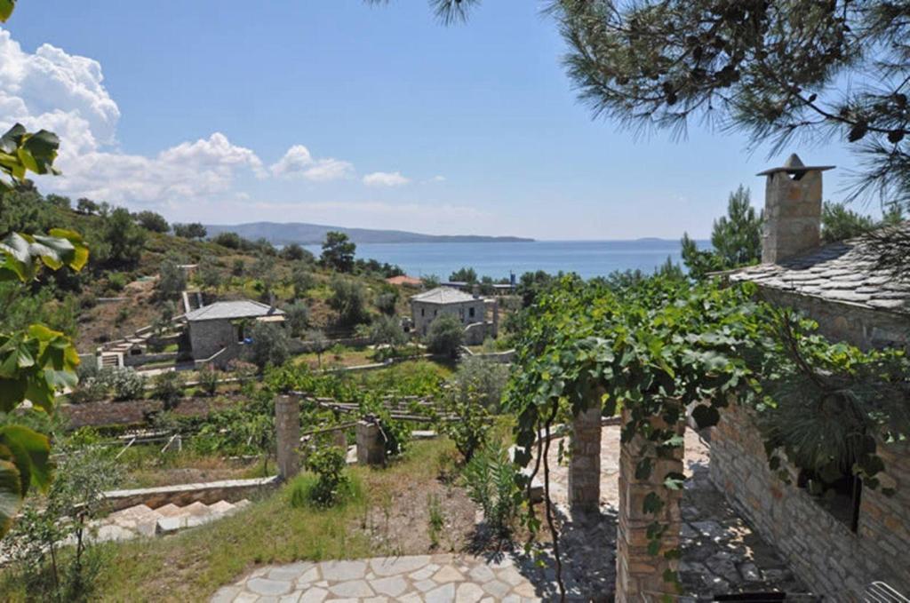 Arsinoi Stonehouses *