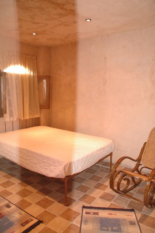 Stoneapartments, γ κωσταλοσ και σια οε