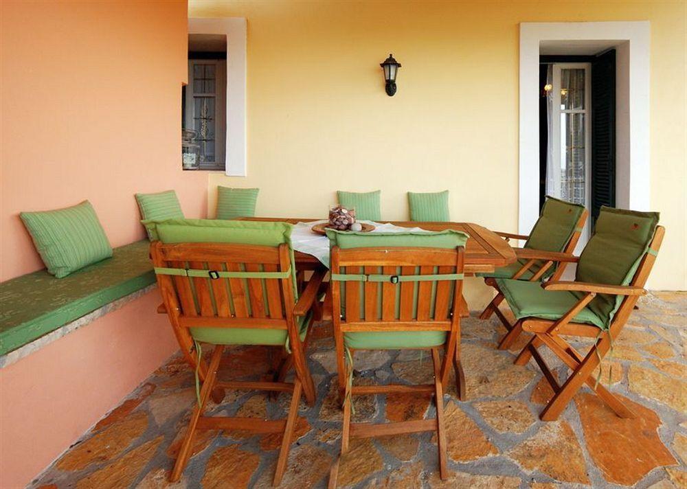 Agallis Corfu * Sokrakion