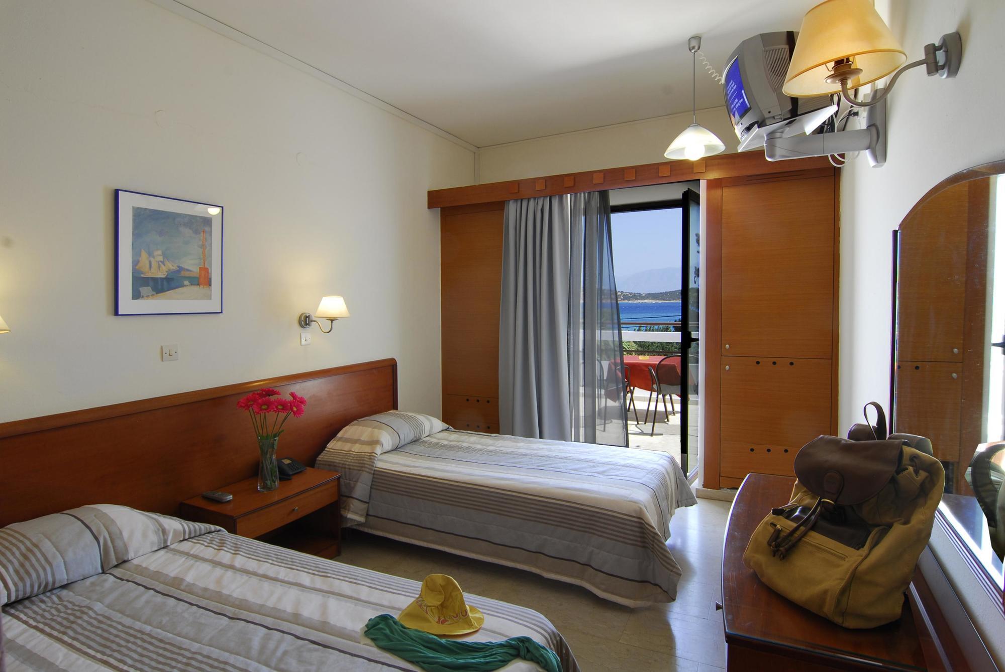Lato Hotel 2*