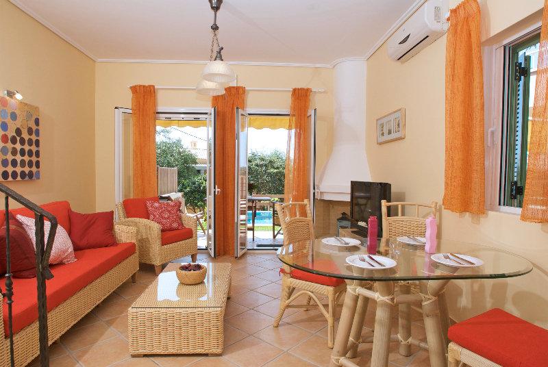 La Riviera Barbati Seaside Luxurious - Corfu Hotel Mparmpati