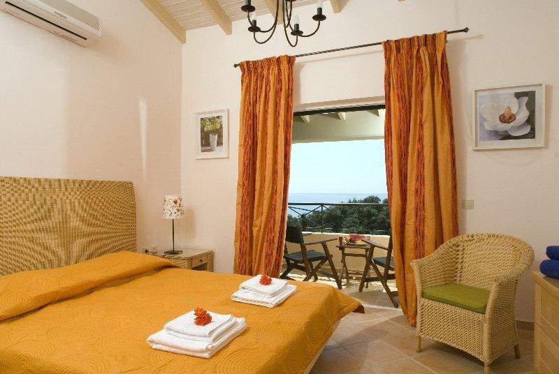 La Riviera Barbati Seaside Luxurious - Corfu 4*