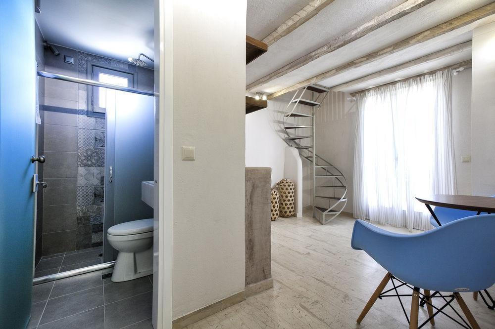 Privee Santorini Hotel 2*