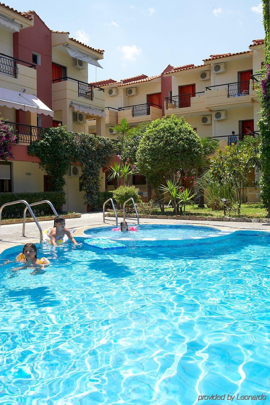 Pelli Hotel 3*
