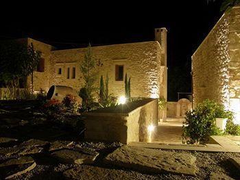 Arcus Suites Hotel 4*
