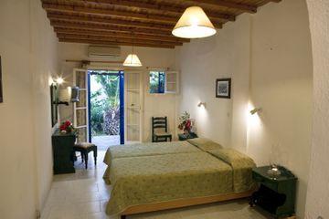 Albatros Club Mykonos Hotel 3*