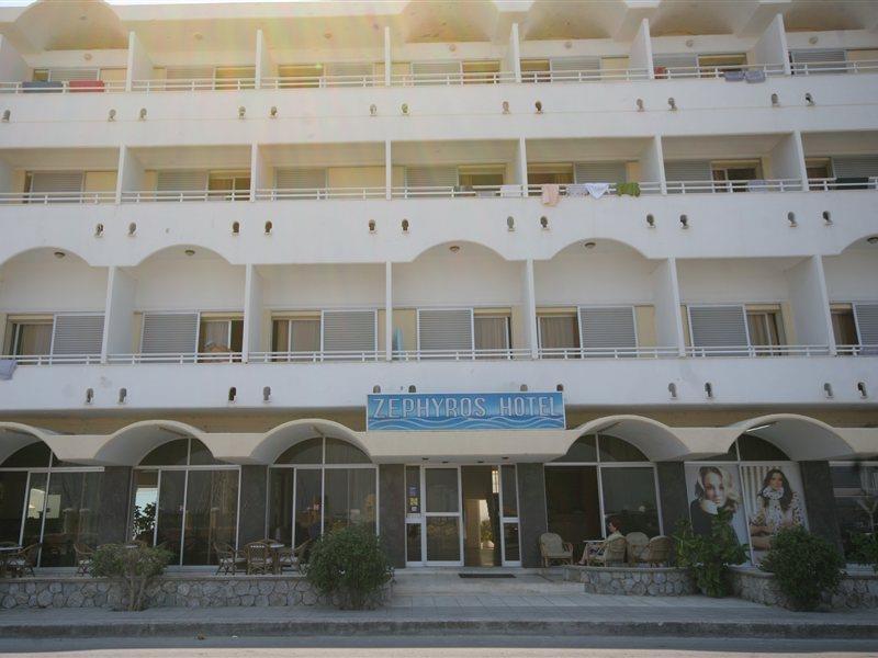 Zephyros Hotel 3*