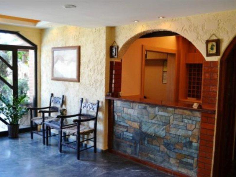 Erato Hotel 3*