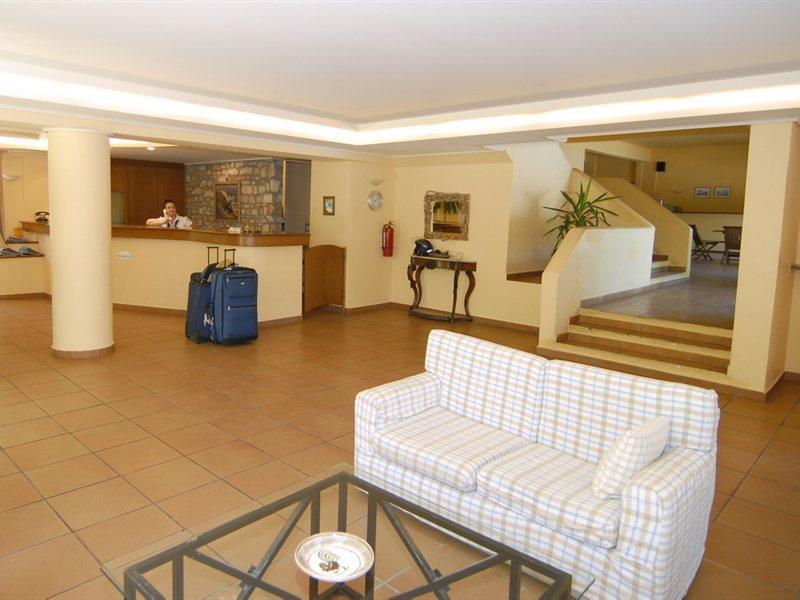Trypiti Hotel 3*