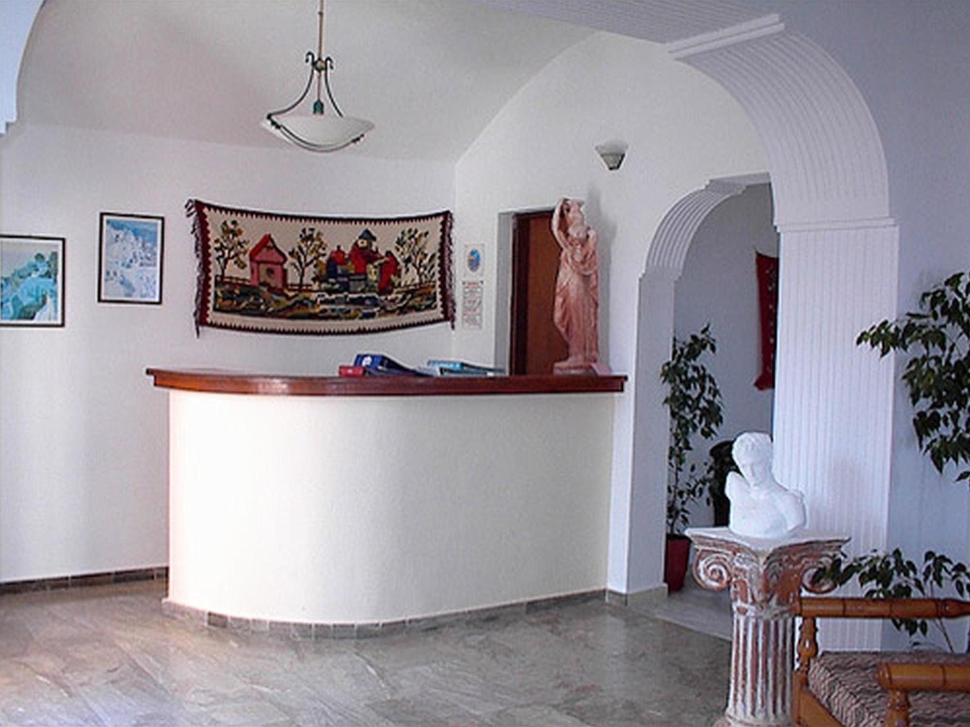 Alia Kamari (Santorini)