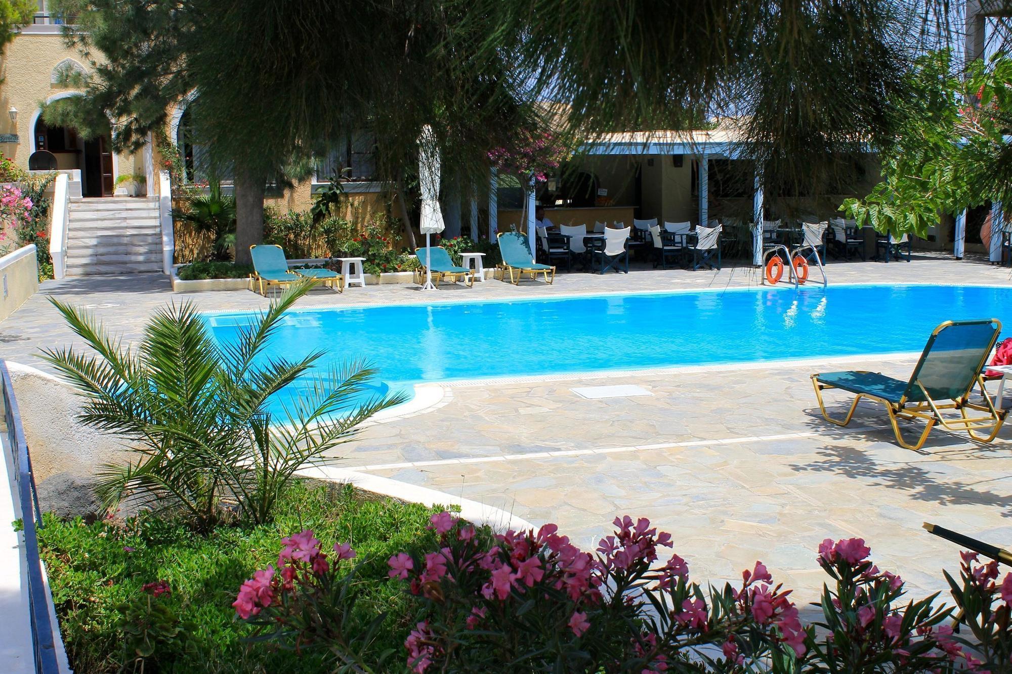 Alia Kamari (Santorini)