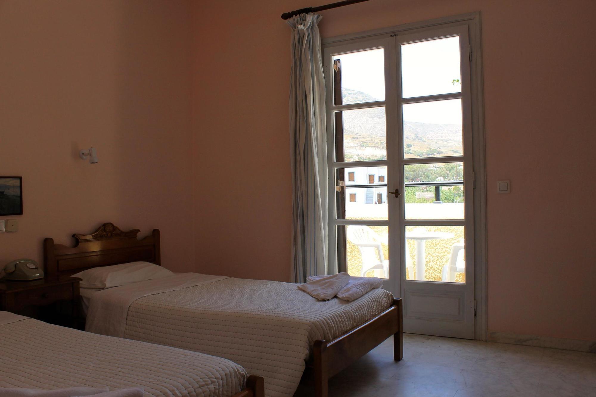 Alia Kamari (Santorini)