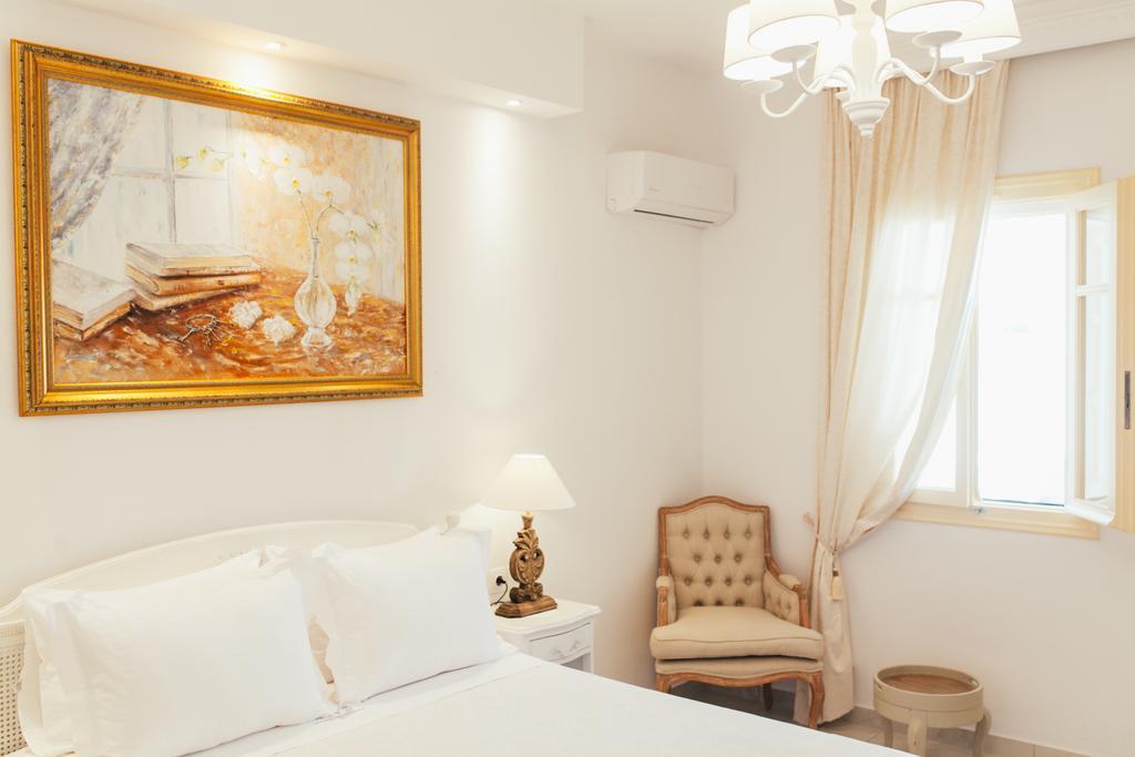 Bed & Breakfast The White Adamantas (Milos)