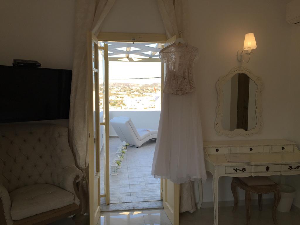 Bed & Breakfast The White Adamantas (Milos)