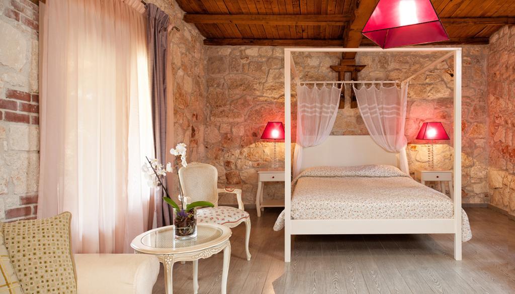 Petrino Eco Village Hotel 4*