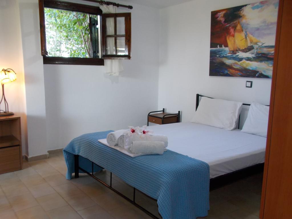 Yiannis Apartment