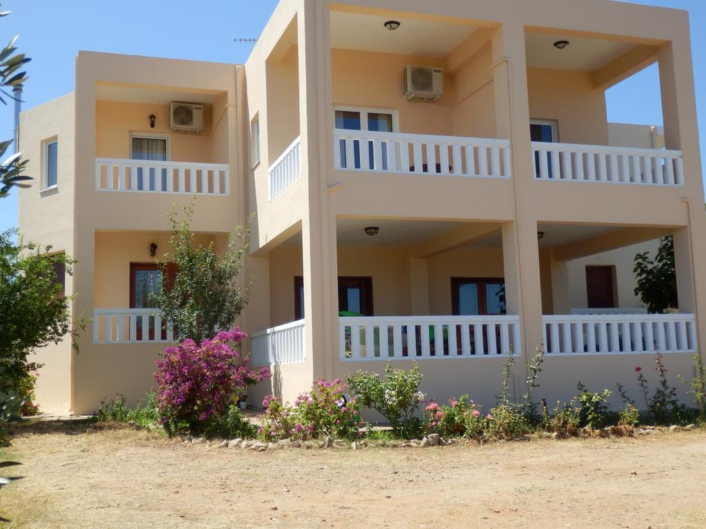 Maro * Tavronitis (Crete)