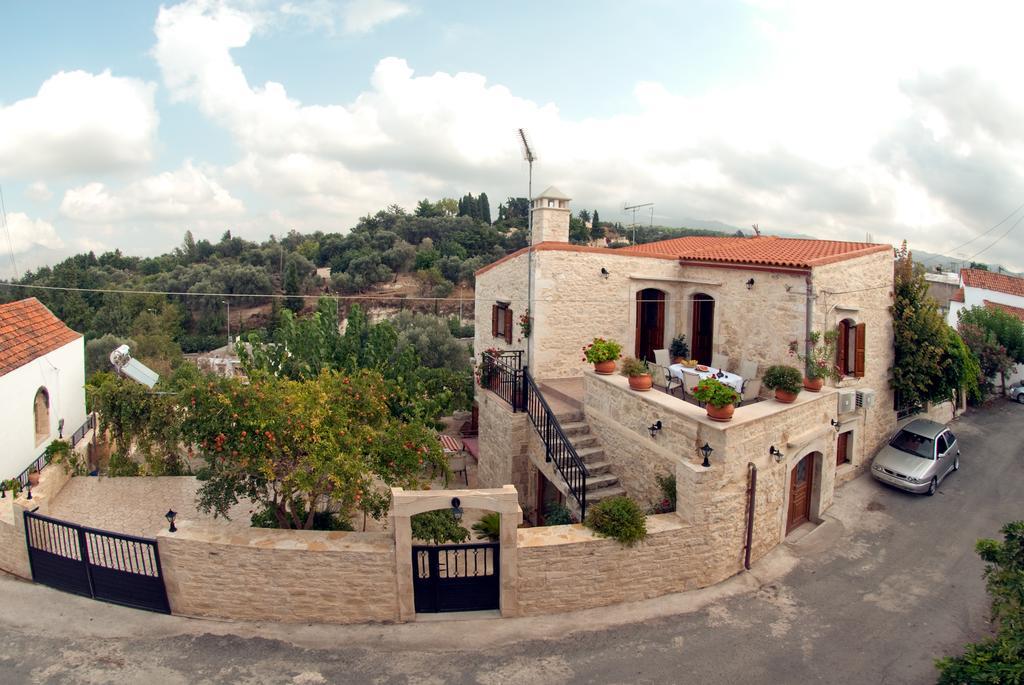 Archontiko Rodomeli *
