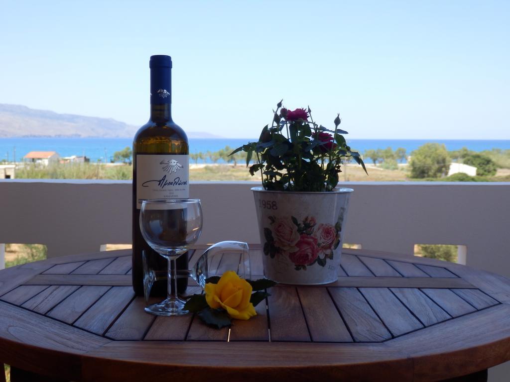 Maro Tavronitis (Crete)
