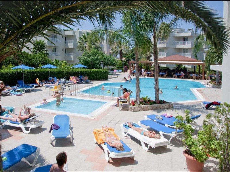 Poseidonia Aparthotel 4*