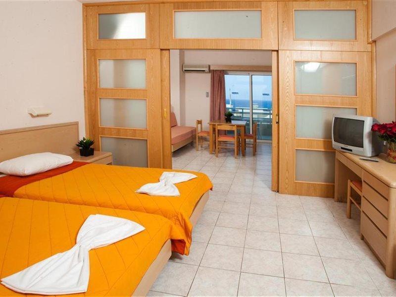 Poseidonia Aparthotel 4*