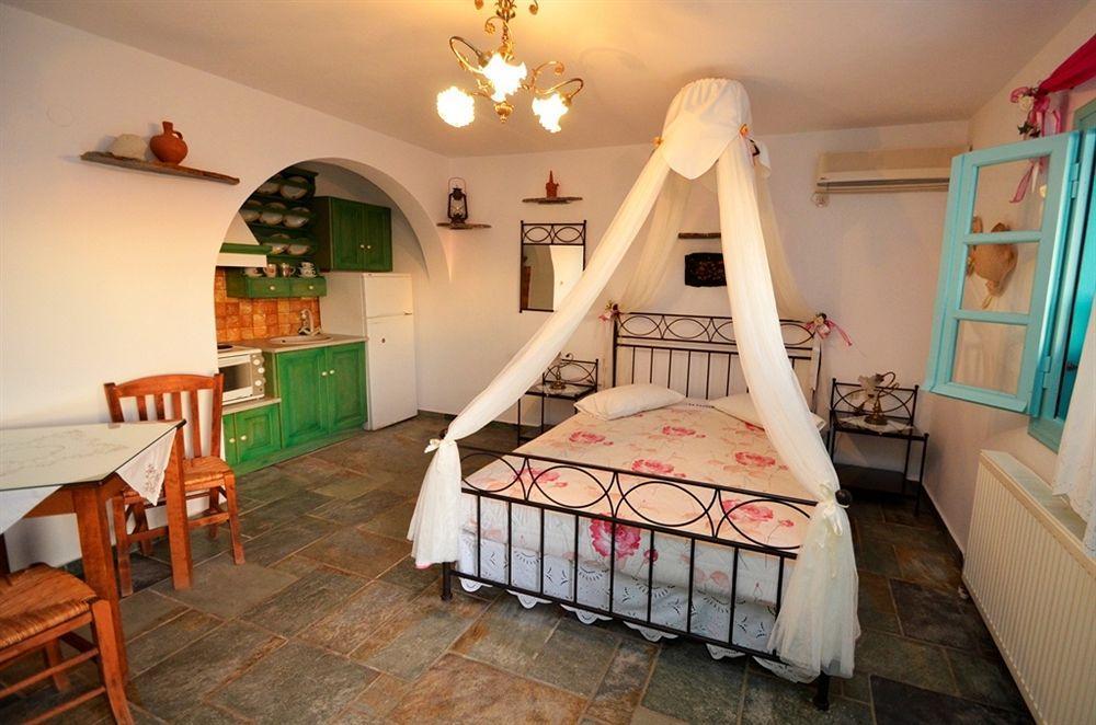 Glarakia Guest house