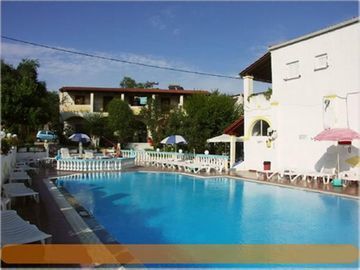 Leftis Romantica Aparthotel 2*