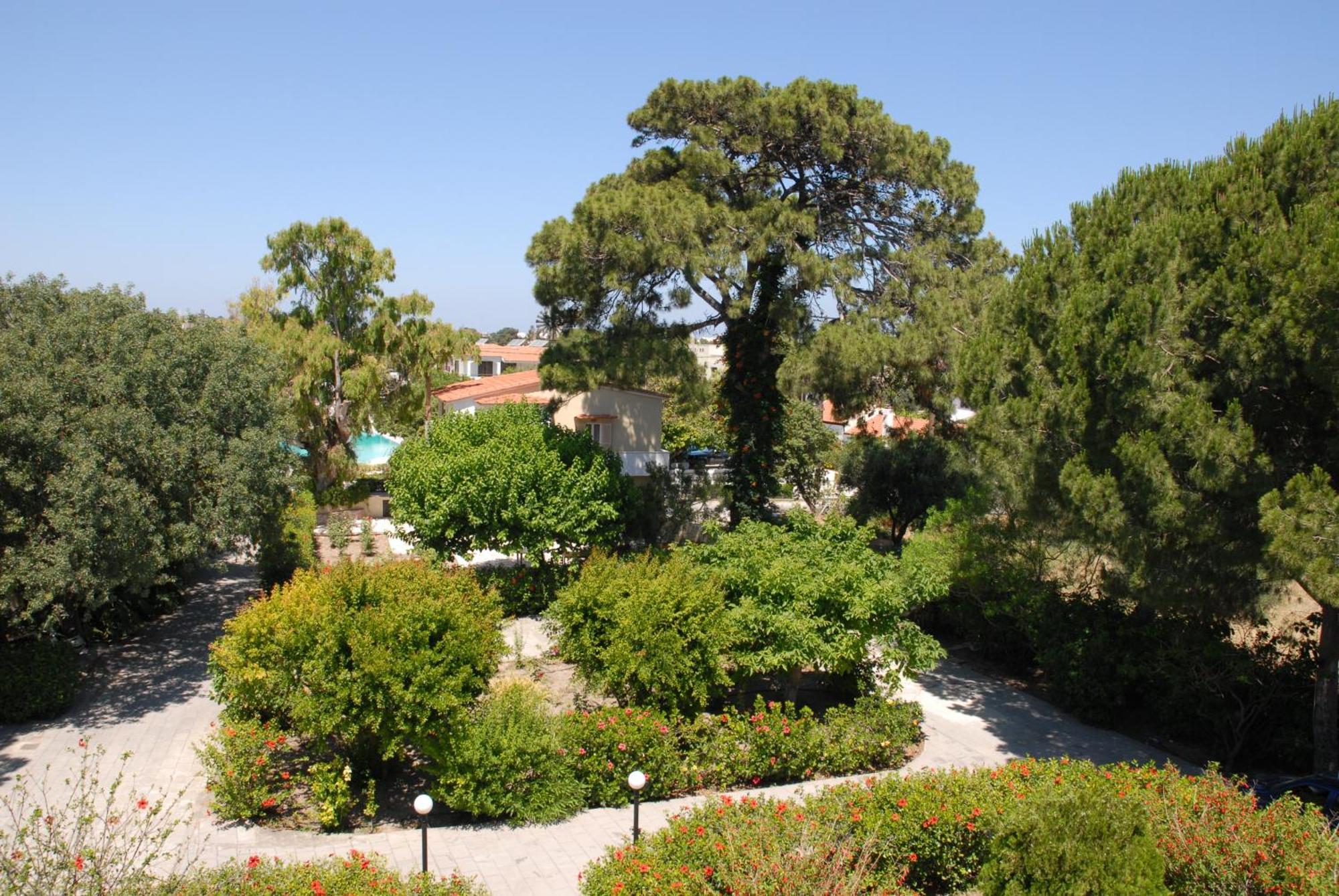 Niki Aparthotel Ialysos (Rhodes)