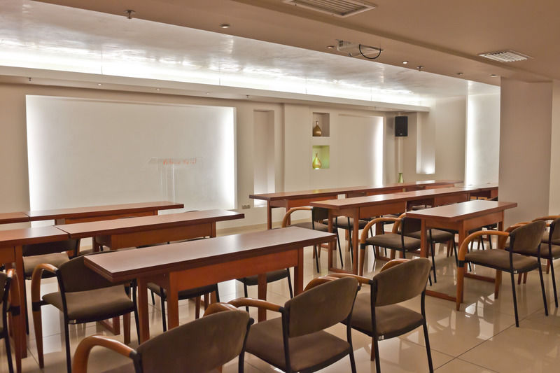 Hotel Palace Glyfada 4*
