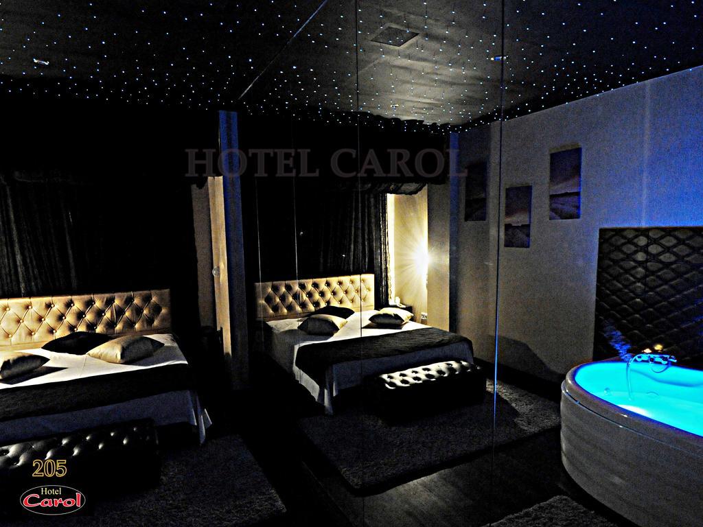 Carol Hotel Piraeus