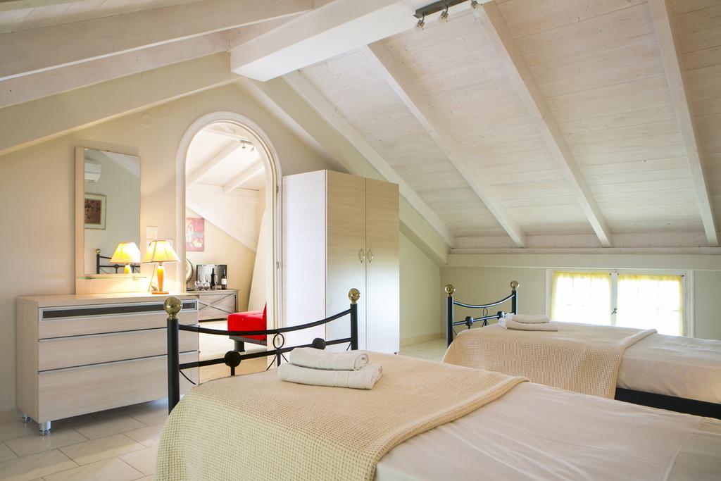 Irena Studios & Apartments Apartment Svoronata