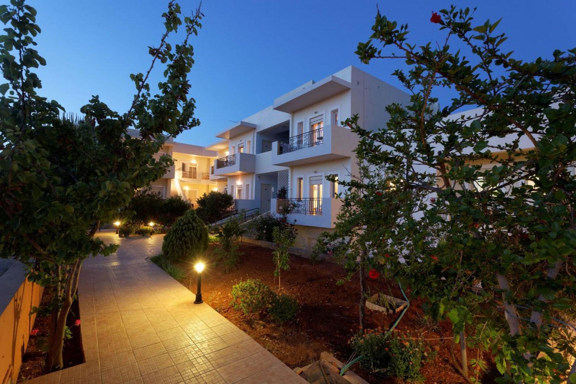 Fotis Aparthotel 4*