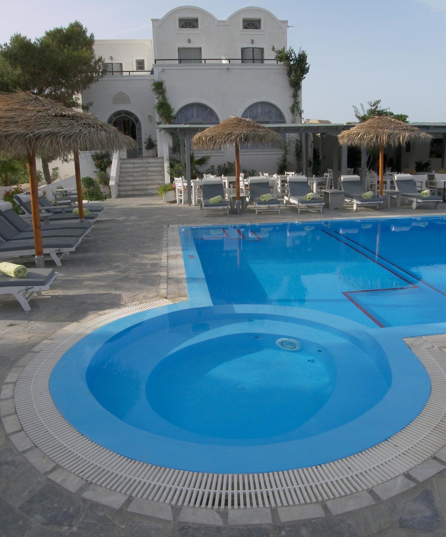 Alia 3* Kamari (Santorini)