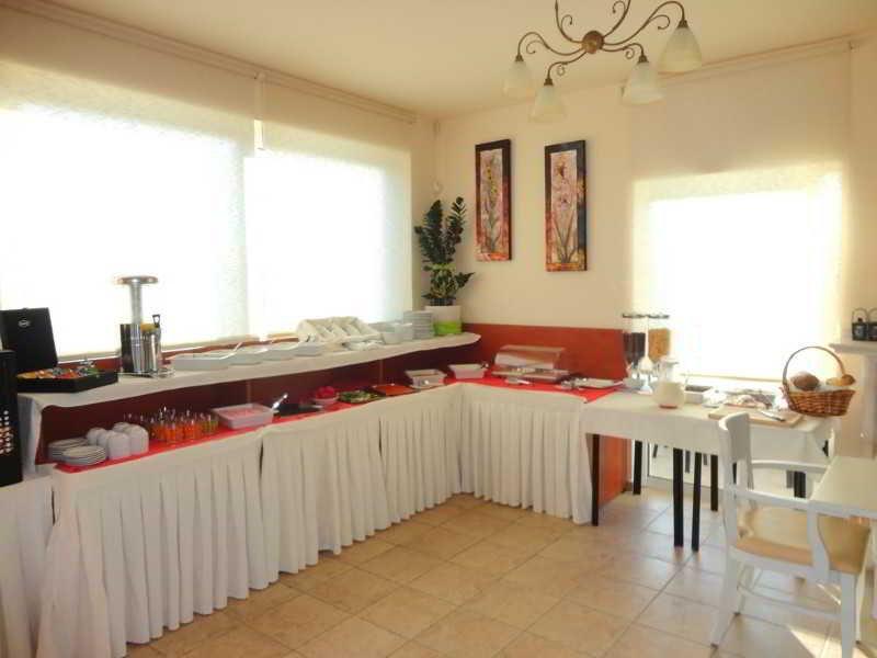 Belvedere Village 3*