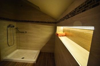 Epavlis Hotel *