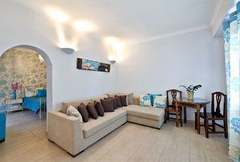 Callia Retreat 2* Fira (Santorini)