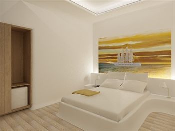 Callia Retreat Fira (Santorini)