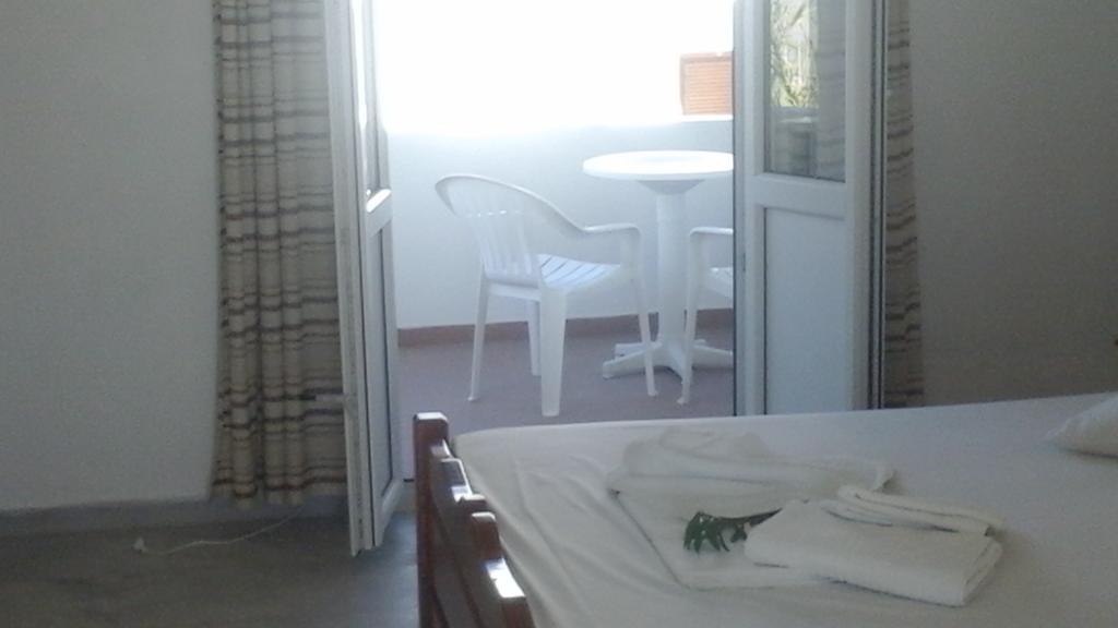 O Fotis *