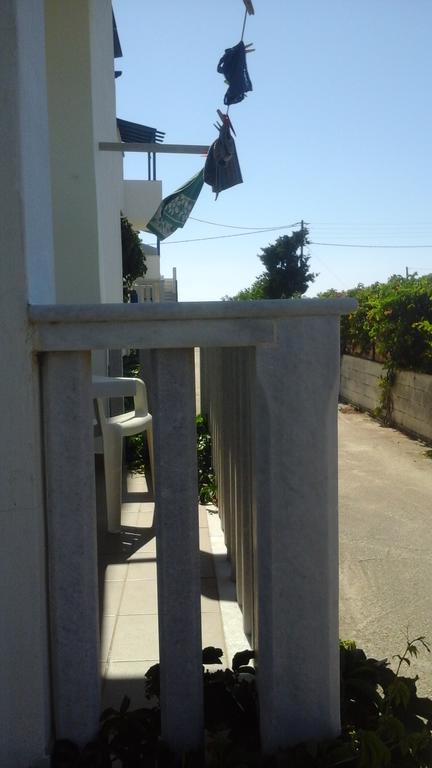 O Fotis *