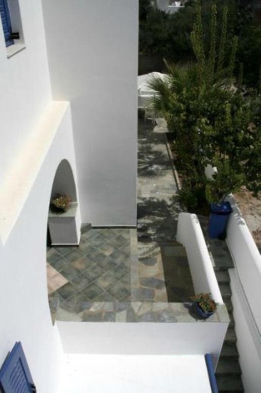 Pavlis & Apartment Parikia (Paros)