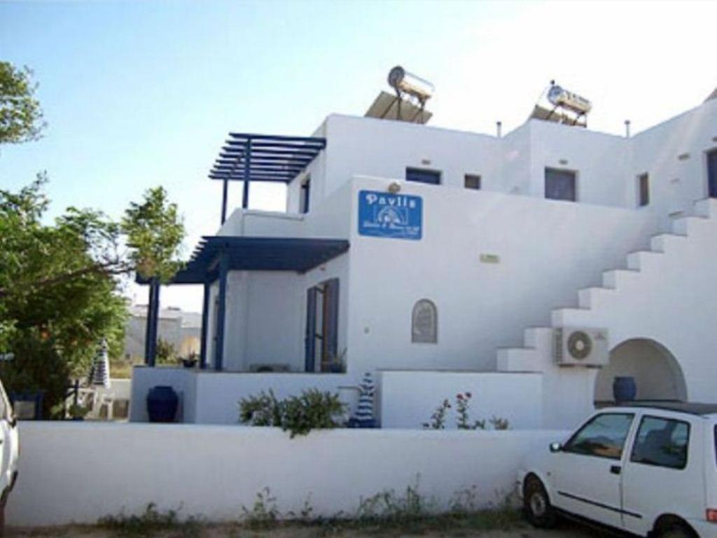 Pavlis & Apartment Parikia (Paros)