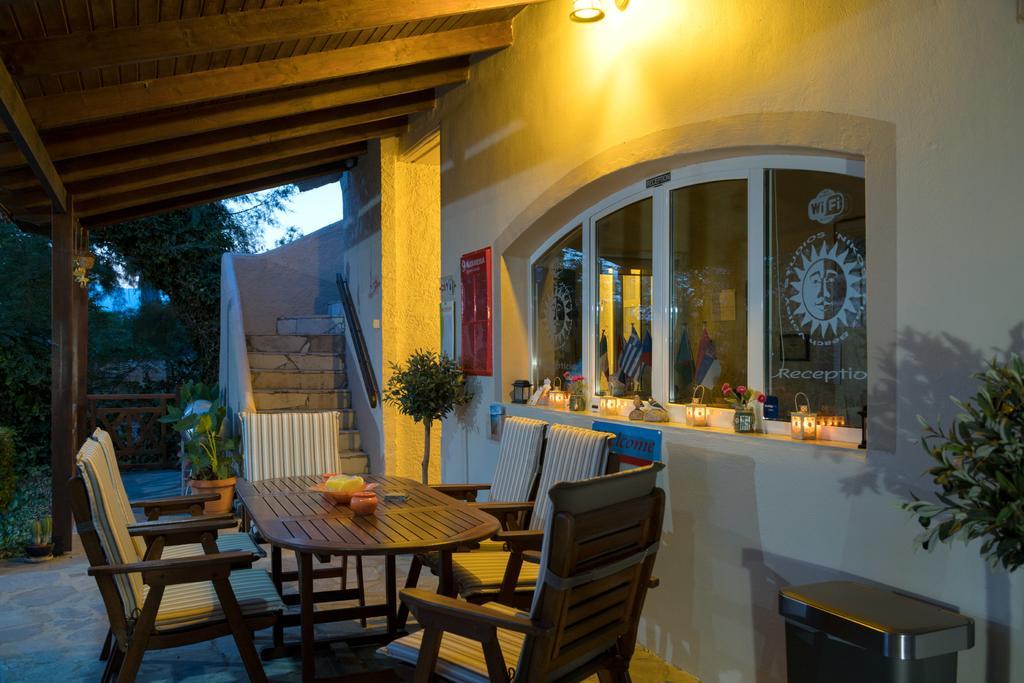 Studio Nikos Aparthotel *