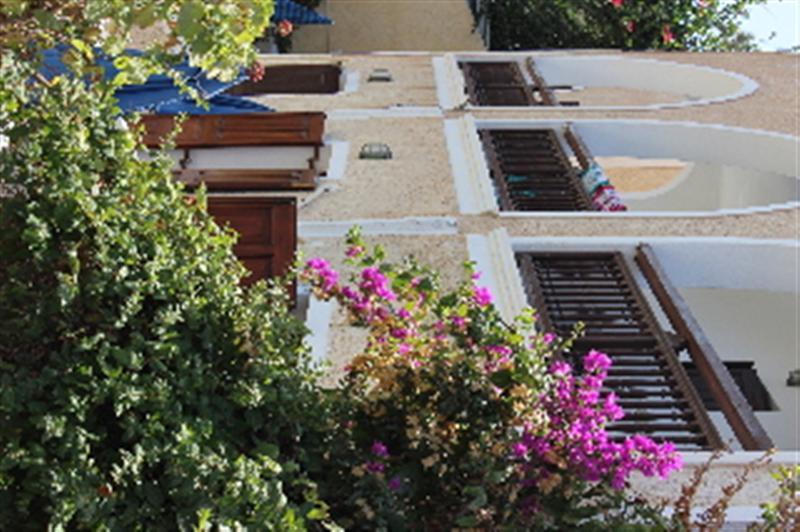 Alia Hotel Kamari (Santorini)
