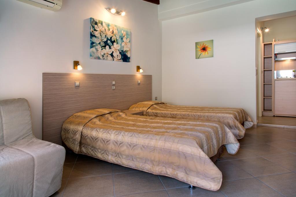 Studio Nikos Aparthotel *