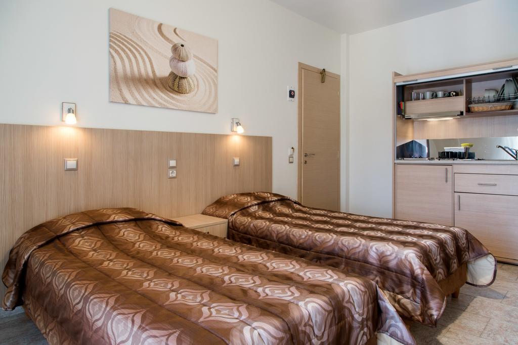 Studio Nikos Aparthotel *