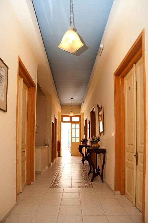 Hotel Avra