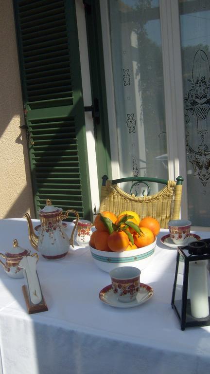 Apartment Moschona *