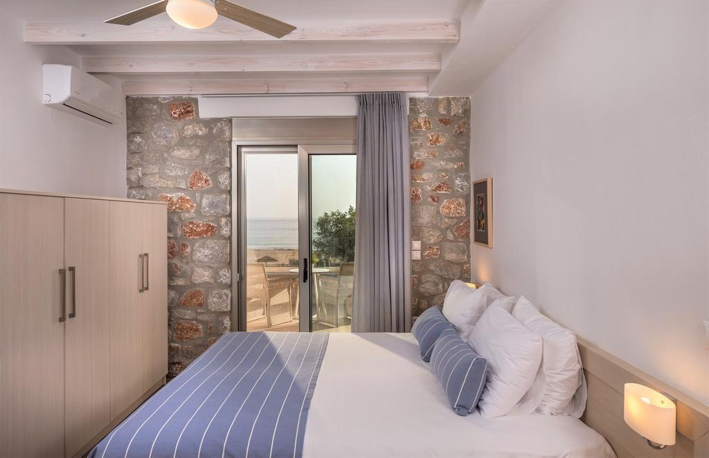 Villa Cedar Bay Beachside Palaiochora