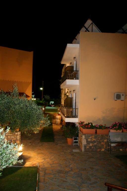 Corali Studios & Portobello Aparthotel 2*