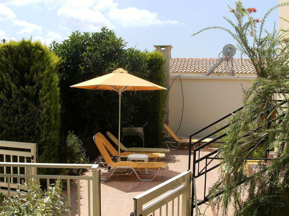 Helidonia Villas *